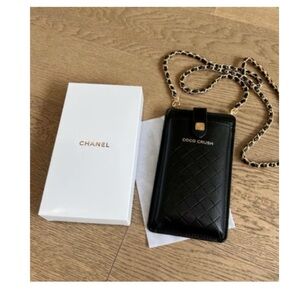 CHANEL Coco Crush Smartphone Case in Black with Detachable Matching Strap NWB